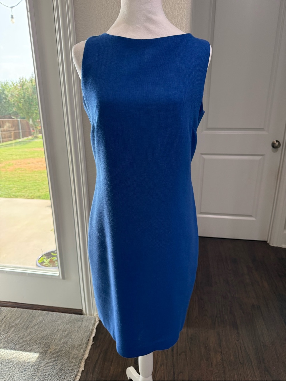 Leslie Lucks Sleek Sleeveless Midi Dress in Cobalt Blue size 6